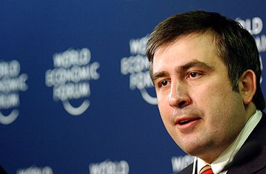 Gruzijski predsednik Mihail Sakašvili je Južni Osetiji ponudil roko, potem pa jo napadel