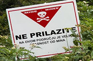 vsako leto ukradejo več kot 2000 oznak, ki opozarjajo na nevarnost min, kar Hrvaško stane okoli pol milijona kun