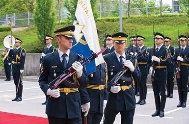 Orožje Slovenija izvaža tudi v države, ki kršijo človekove pravice in svoboščine