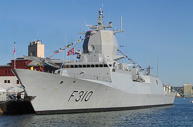 Najnovejša fregata norveške mornarice Fridtjof Nansen bo odplula v boj proti morskim piratom