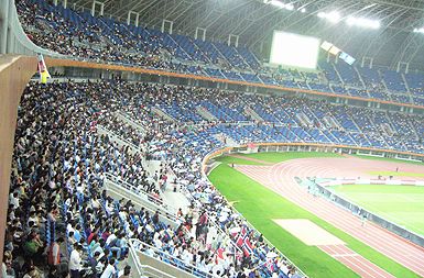 Napol prazen stadion