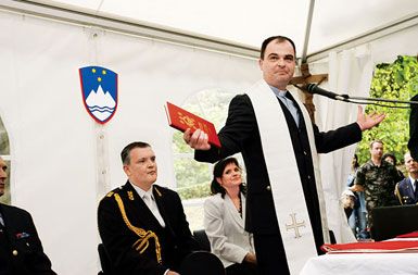 Cerkveno-vojaška poroka