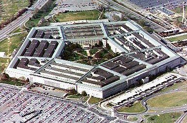 Pentagon vidi grožnjo za nacionalno varnost tudi v Facebooku in Twitterju