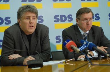 Bo Petku in Jerovšku potovanje v Indijo padlo v vodo?