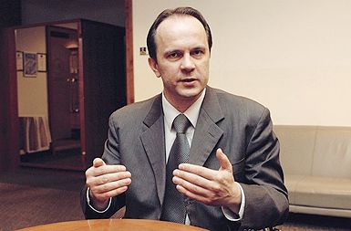 Grims trdi, da so med izbrisanimi agresorji