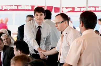Član uprave Darsa Boštjan Rigler in prometni minister Radovan Žerjav