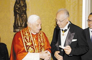 Odhajajoči veleposlanik Rebernik in papež
