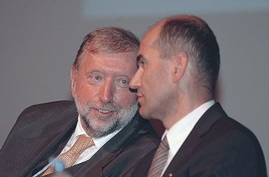 “Hrvaške prijatelje” je Dimitrij Rupel že leta 2004 opozarjal, da bi se lahko v Sloveniji nenadoma pojavila kakšna “civilnodružbena skupina”, ki bi zahtevala referendum.