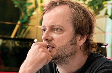 Režiser Sebastijan Horvat s Cankarjem trka na tajkunsko vest.