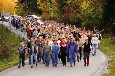 Današnji prizori na pokopališču so spominjali na prizore iz Ambrusa
