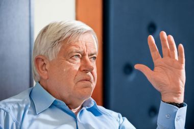 /media/www/slike.old/novice/temaposebna_kucan_b5_20090603_5346.jpg