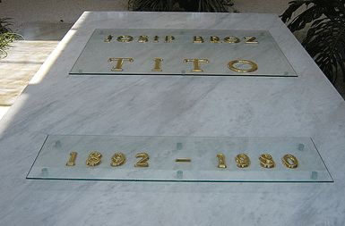 /media/www/slike.old/novice/tito_tomb.gif