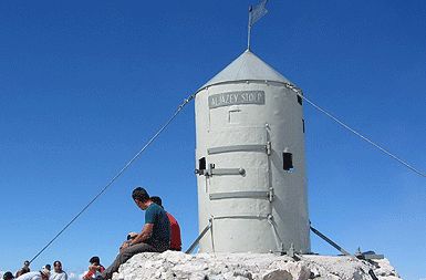 /media/www/slike.old/novice/triglav_aljazev_stolp.gif