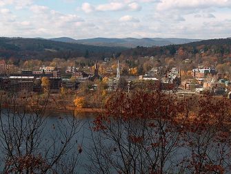 Brattleboro je simbolno izglasoval odločitev o aretaciji Busha in Cheneyja