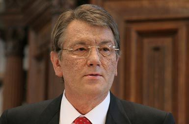 Iz Juščenkovega urada so sporočili, da je Medvedjev talec “starega imperialističnega kompleksa Kremlja”.