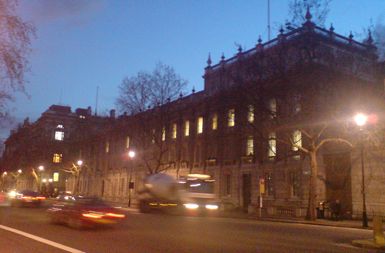 Vir iz Whitehalla trdi, da za smrtjo Litvinenka stoji Moskva