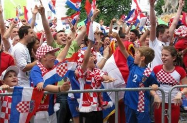 Hrvatje v Sloveniji hočejo poslušati hrvaške komentarje nogometnih tekem