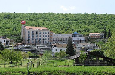 Sporno ozemlje, ki si ga lastita obe državi