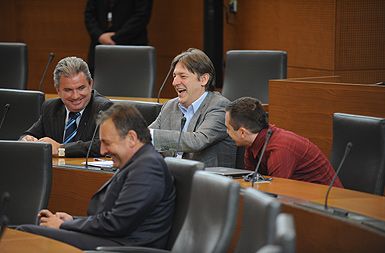 Ministri med zasedanjem