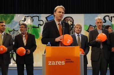 /media/www/slike.old/novice/zares05_copy1_copy1.jpg