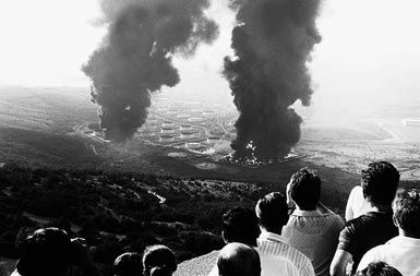 Eksplozija skladišča nafte tik ob predvideni lokaciji terminala, 4. avgust 1972