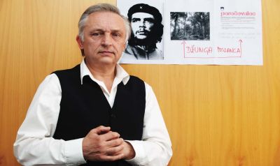 Che: Andrej Magajna vsvoji poslanski pisarni