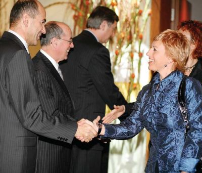 Janez Janša in Dr. Rosvita Pesek v lepših časih Demokracije