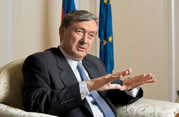 Predsedniku republike Slovenije bo po rebalansu letos pripadalo za 386.962 evrov manj kot lani.
