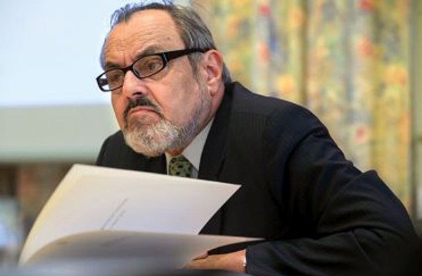 Petriču se osebno zdi, da so vrata do referenduma preveč široko odprta.