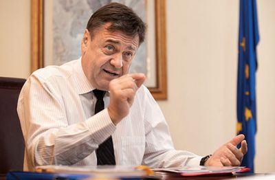 Po Jankovićevih besedah so najbolj obsodbe vredne grožnje otrokom, zato prosi policijo, naj čim prej poišče avtorja anonimnega pisma in naj ustrezno ukrepa.
