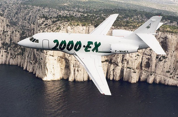 Letalo je vlada kupila leta 2001 za 33 milijonov dolarjev, tri leta pozneje pa ga je dala v najem v ZDA.