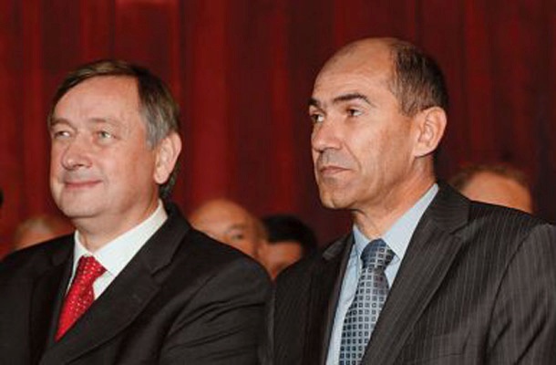 Kot so sporočili iz urada predsednika republike, je T&uuml;rk predsednika vlade Janšo povabil na delovni pogovor o aktualnih političnih in gospodarskih razmerah v državi.