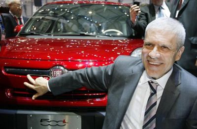 Boris Tadič v družbi 'srbskega' fiata 500L.