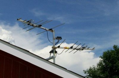 Evropska komisija je že junija 2010 od Slovenije in še enajstih članic unije z drugim opominom zahtevala, naj nemudoma posodobijo svoja pravila o radiodifuziji in s tem izpolnijo svoje obveznosti iz direktive.