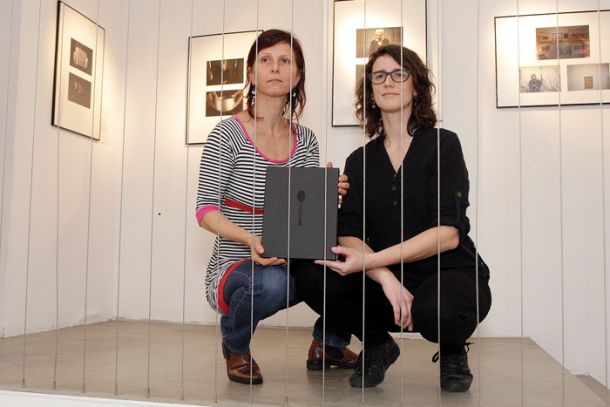Avtorici Manca Juvan in Saša Petejan z Urško Srle: Varuhi žlice, Galerija Fotografija, LJ
