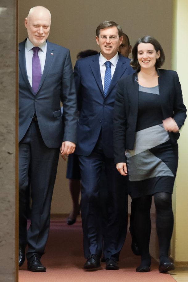 Ponovno združena SMC – predsednik parlamenta (in še vedno podpredsednik stranke) Milan Brglez, predsednik vlade (in stranke) Miro Cerar ter Simona Kustec Lipicer, vodja poslanske skupine SMC (in prav tako podpredsednica SMC).