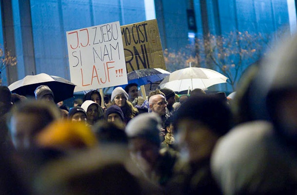 »Že takrat sem bil eden redkih, ki nisem obžaloval, da ga je pokojni Ertl dal zapreti. Mogoče bi danes samostojna Slovenija gospodarsko in politično dihala s polnimi pljuči, če bi takrat še za nekaj mesecev ostal za zapahi.« (Jože Korotaj Jež)
