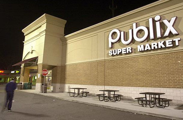 Največja družba v ZDA, ki je v lasti zaposlenih, je Publix Super Markets s Floride, ki je vredna 27 milijard dolarjev in ima 152 tisoč zaposlenih.