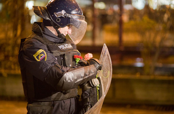 »Biti policist ni poklic temveč poslanstvo in tega bi se vodstvo policije moralo končno začeti zavedati, pri uveljavljanju našega poklicnega standarda!« (Zoran Petrovič, predsednik Sindikata policistov Slovenije)