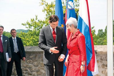 Borut in Jadranka v komunistično rdečem odtenku