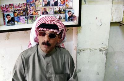 Omar Souleyman očarljivo prepleta arabsko melodiko, hipnotične ritme in zahodnjaške estetike.