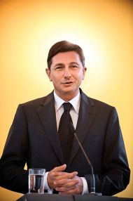 Premier Borut Pahor: “O kardinal Rode, blagoslovi me, odpusti grehe moje; po svoji ljubi Materi me sprejmi v srce svoje.”