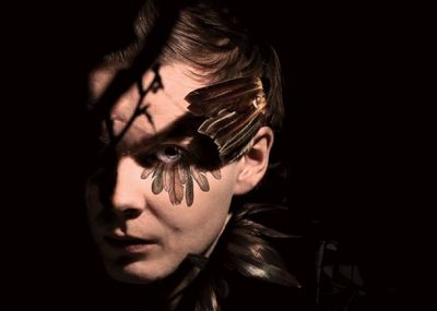 Frontman skupine Sigur Rós tokrat preseže sloves matične zasedbe in svoja lastna glasbena prizadevanja.