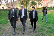 Lojze Peterle, Janez Janša in Ivan Štuhec v mariborskem parku osamosvojitve