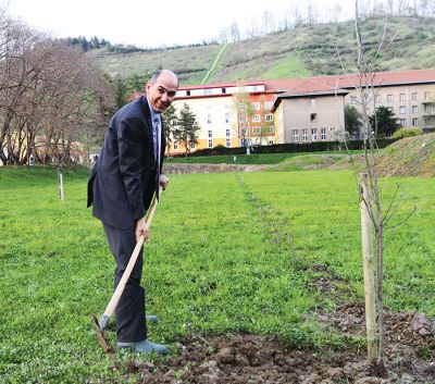 Skriti zaklad Janeza Janše v Parku samostojne Slovenije v Mariboru