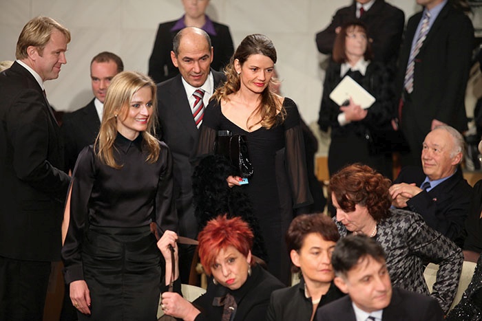 Gregor Golobič, Katarina Kresal, Janez Janša in Urška Bačovnik na državni proslavi ob dnevu samostojnosti in enotnosti v Cankarjevem domu, 23. decembra 2010