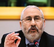 Dr. Joseph Stiglitz je univerzitetni predavatelj na Univerzi Columbia in Nobelov nagrajenec za ekonomijo.