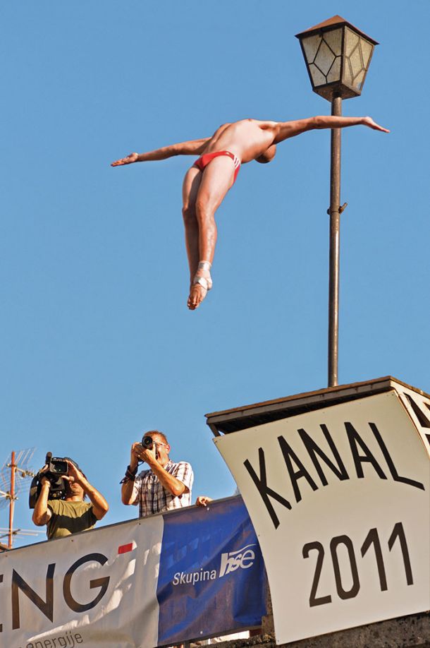 TRADICIONALNI SKOKI S 17-METRSKEGA MOSTU, KANAL NA SOČI