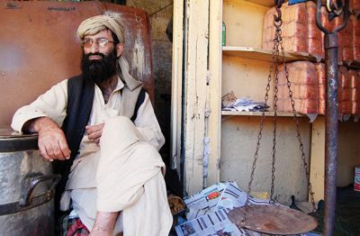 »Vse, kar delamo, je odziv na ameriško zasedbo. Sveto vojno podpiramo,« je zatrdil Satar Čišti, tiskovni predstavnik Ismatulove frakcije Zbora islamskih učenjakov.
