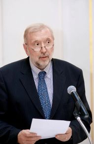 Dimitrij Rupel - še vedno na papirju